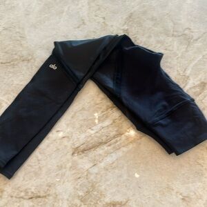 Women’s Alo black faux leather/mesh leggings sz 6